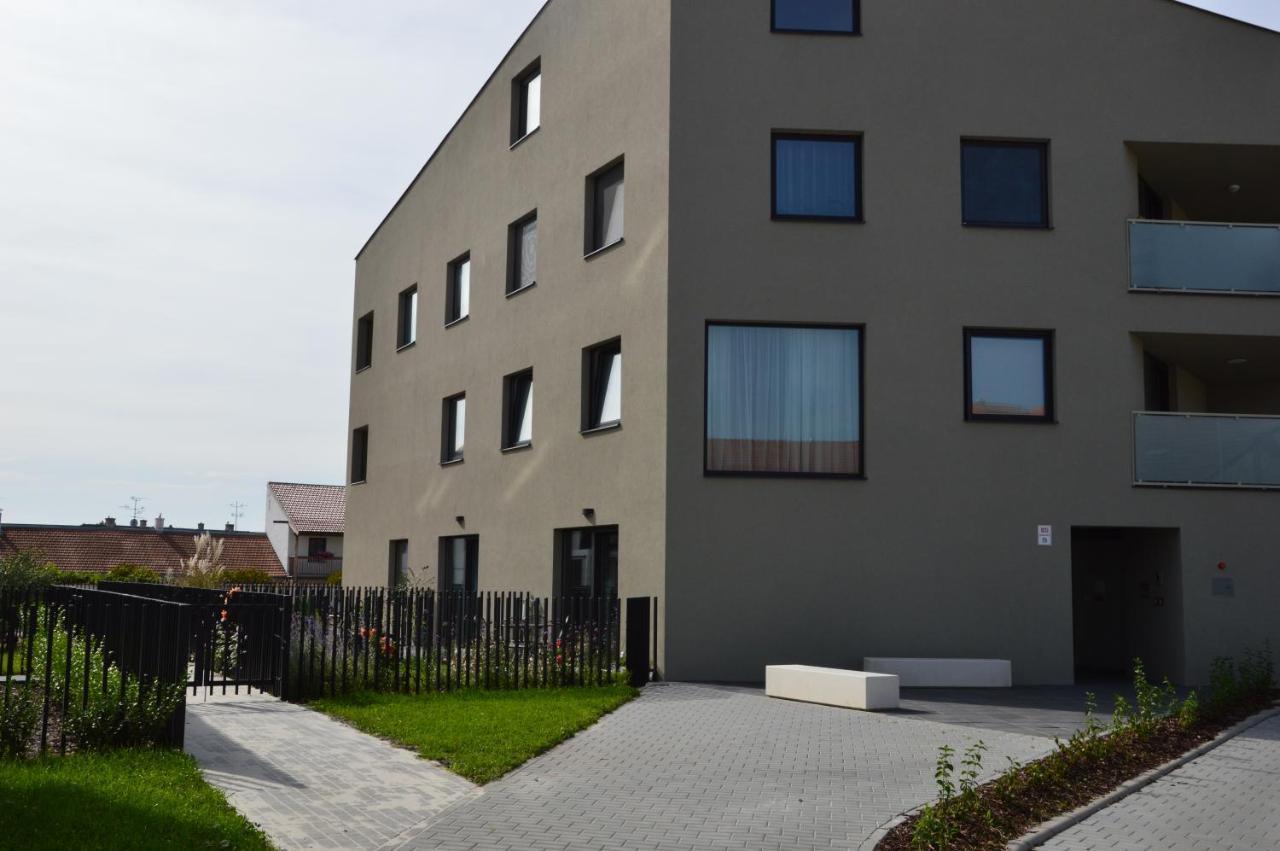 Palm Garden Apartment 1 Mikulov Exteriör bild