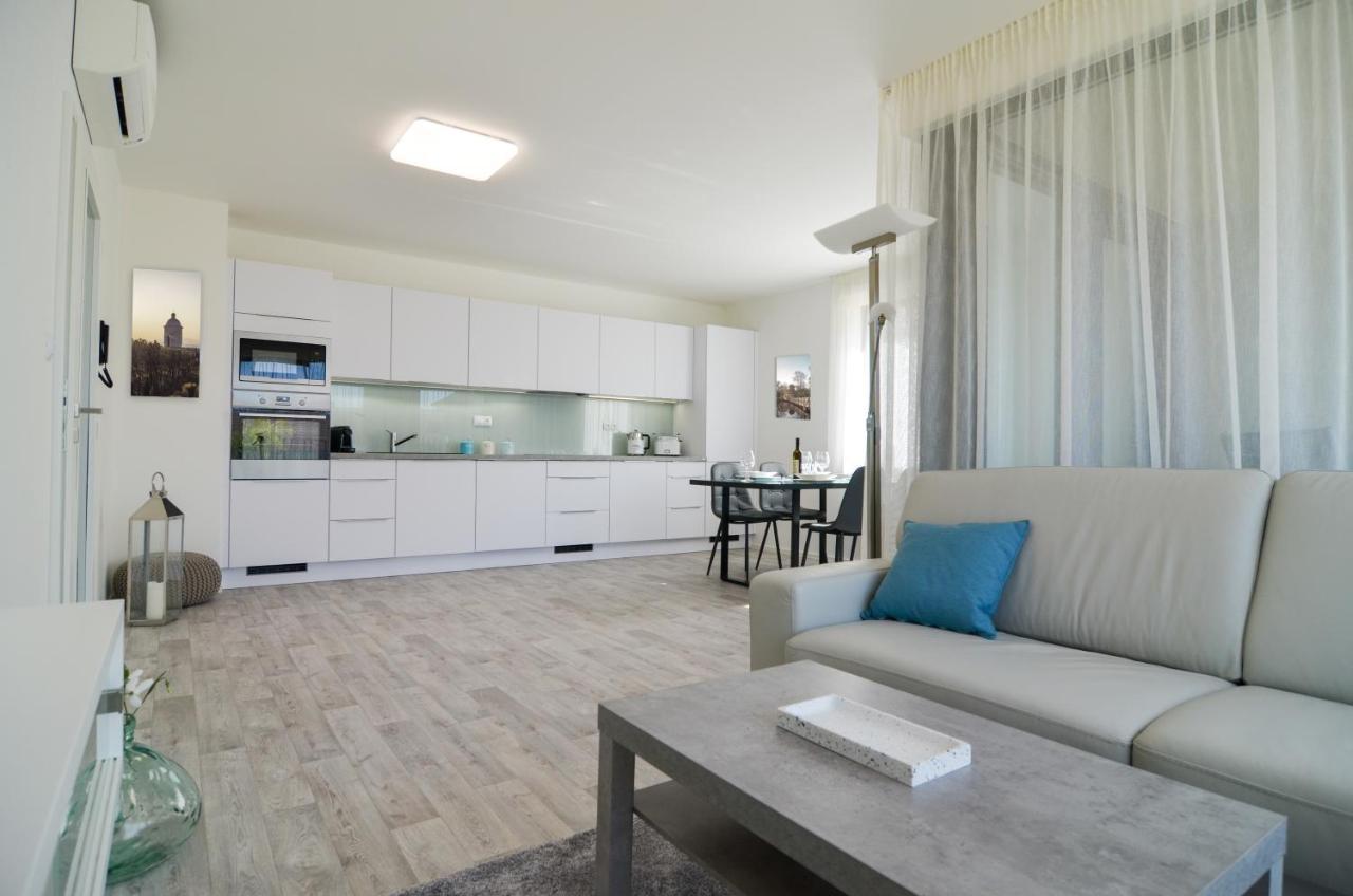 Palm Garden Apartment 1 Mikulov Exteriör bild