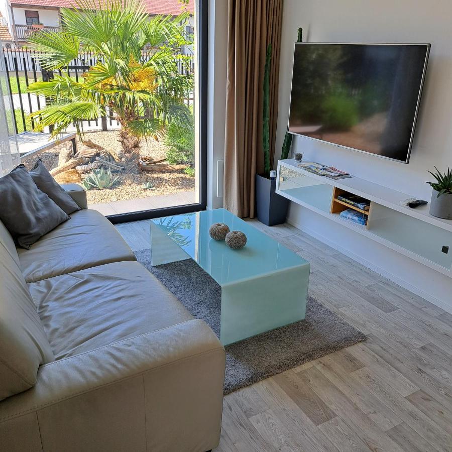 Palm Garden Apartment 1 Mikulov Exteriör bild